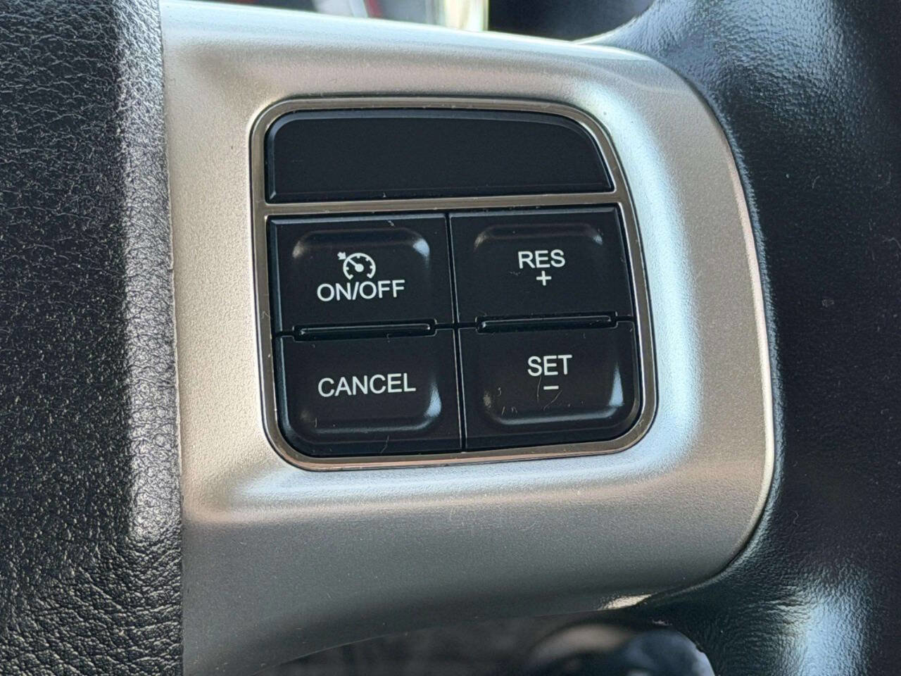 Used 2011 Dodge Grand Caravan Crew w/ Entertainment Group 1 image 39