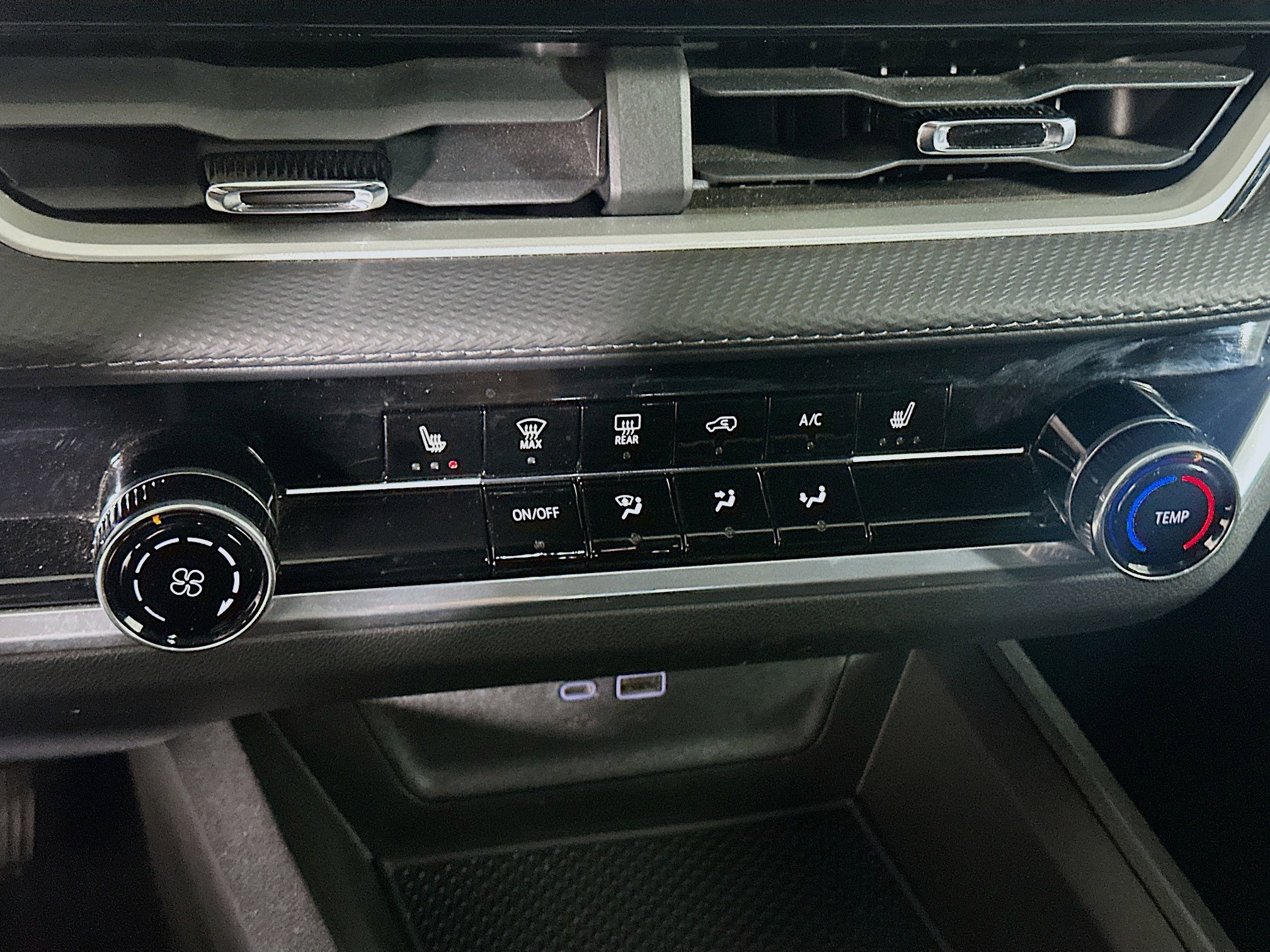 Used 2025 Chevrolet Equinox LT FWD image 23