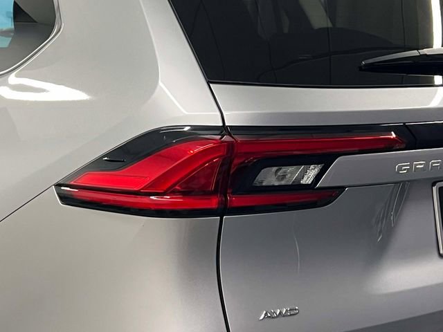 Used 2024 Toyota Grand Highlander XLE image 10