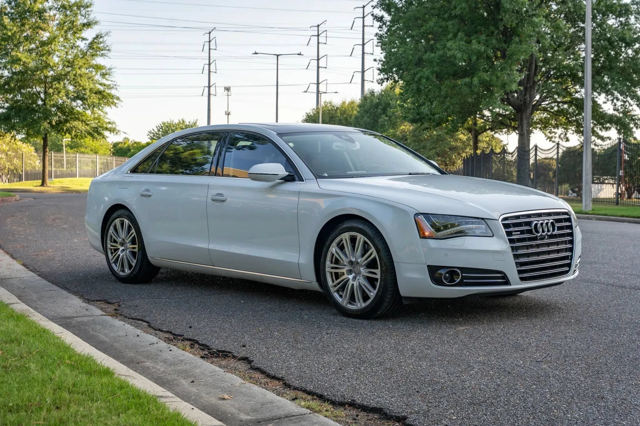 Used 2014 Audi A8 L 4.0T AWD/4WD image 4