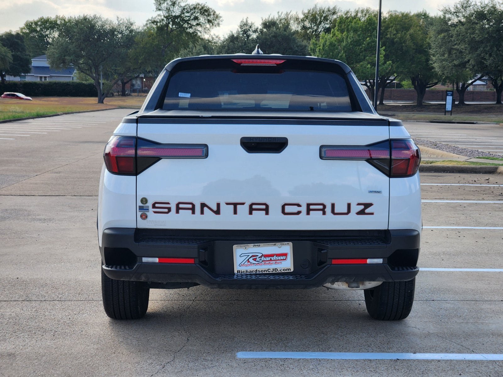 Used 2025 Hyundai Santa Cruz SE AWD/4WD image 5