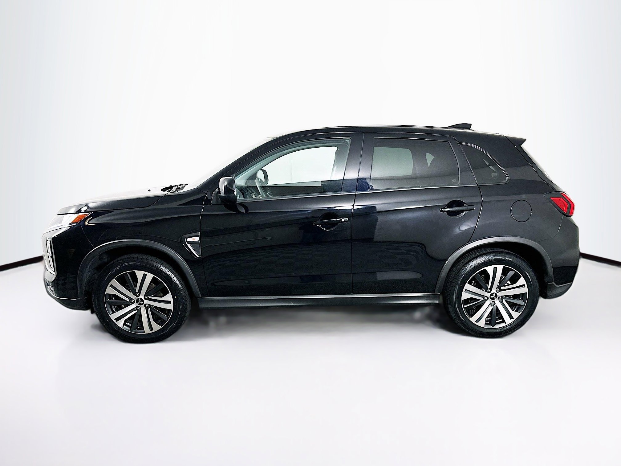 Used 2025 Mitsubishi Outlander Sport ES image 4