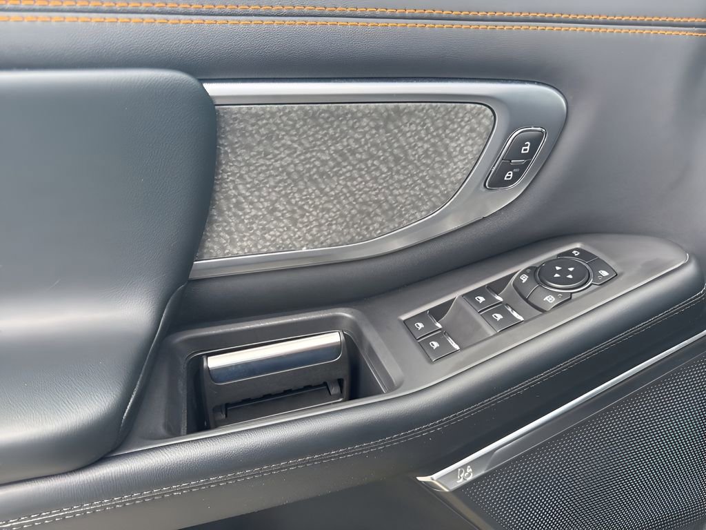 Used 2025 Ford Expedition Tremor AWD/4WD image 29