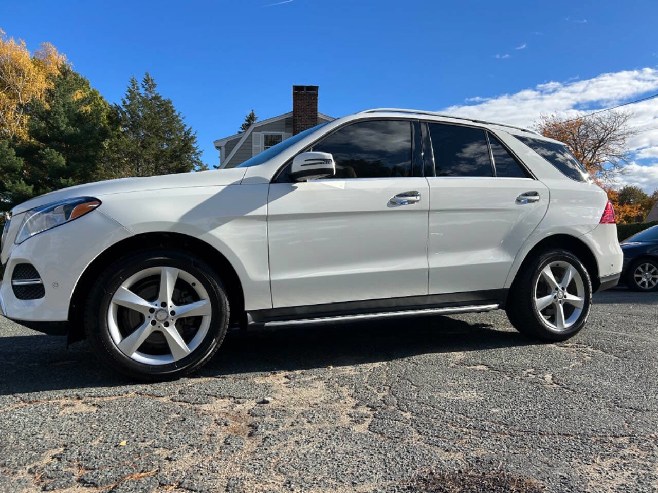 Used 2016 Mercedes-Benz GLE 350 4MATIC w/ Premium Package image 2