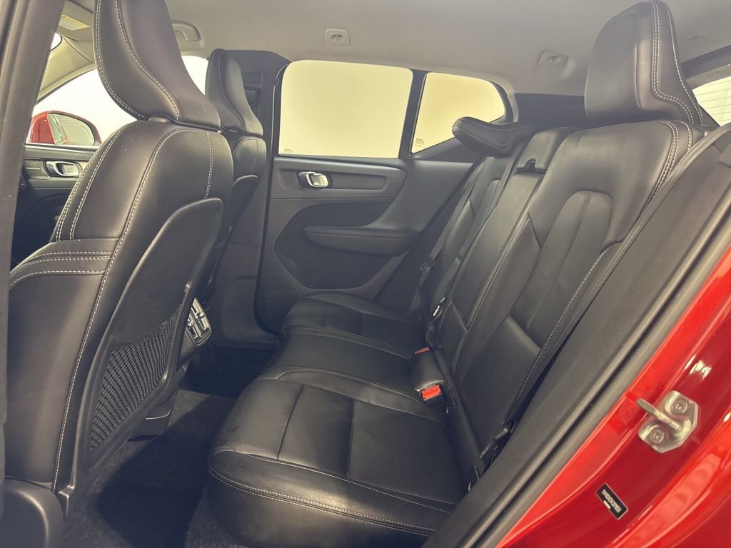 Used 2019 Volvo XC40 T5 Momentum image 21