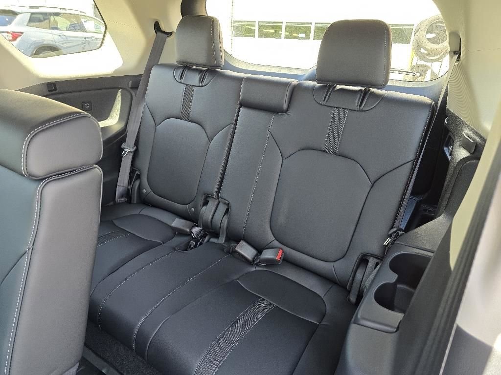 New 2025 Honda Pilot EX-L image 10