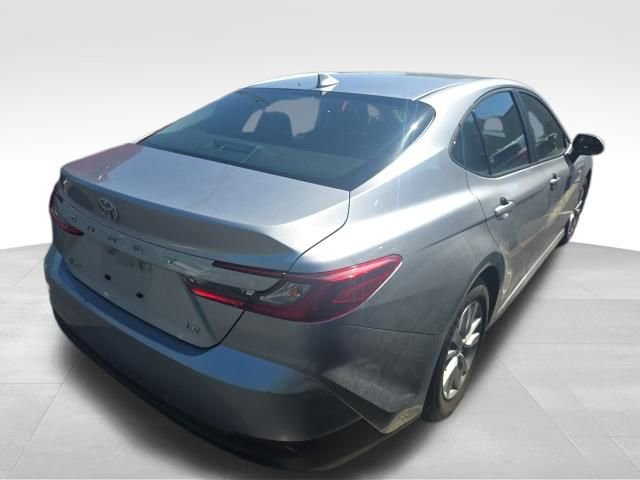Used 2025 Toyota Camry LE FWD image 5