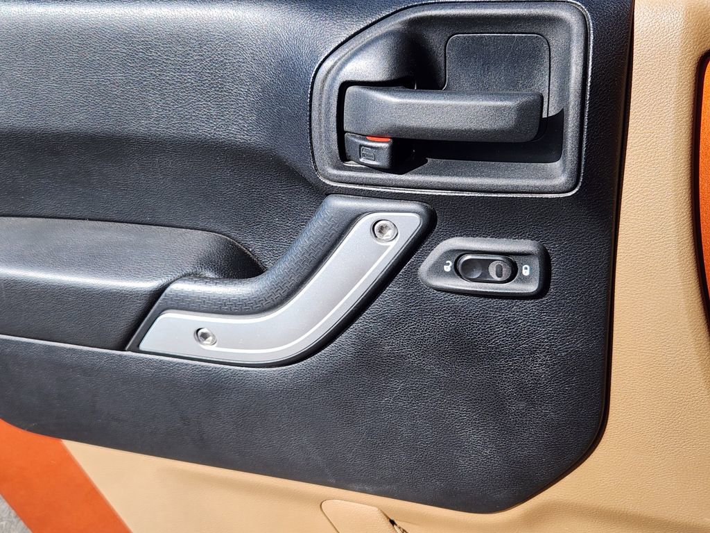Used 2011 Jeep Wrangler Rubicon w/ PWR Convenience Group AWD/4WD image 6