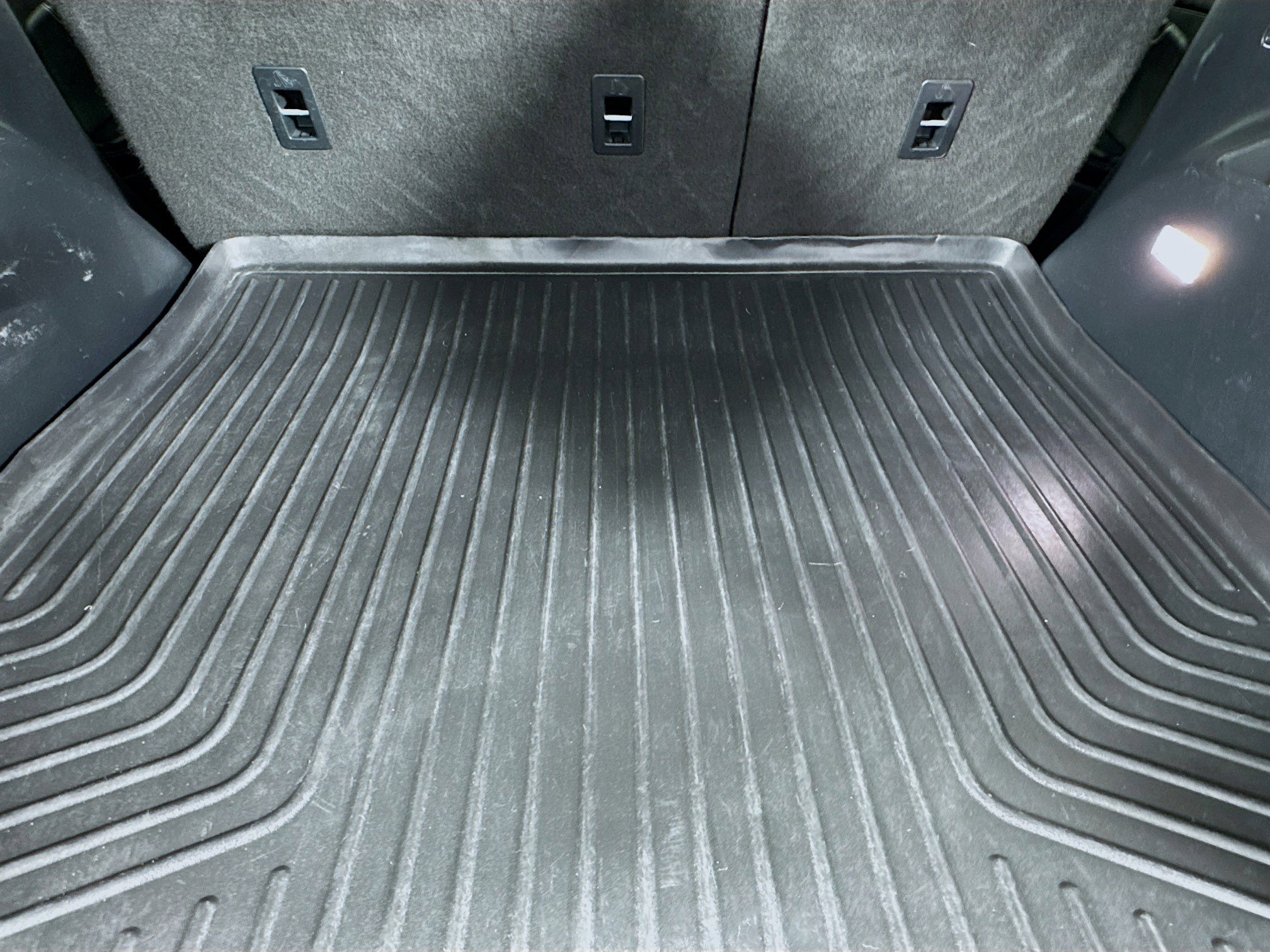 Used 2018 Ford Edge Titanium FWD image 34