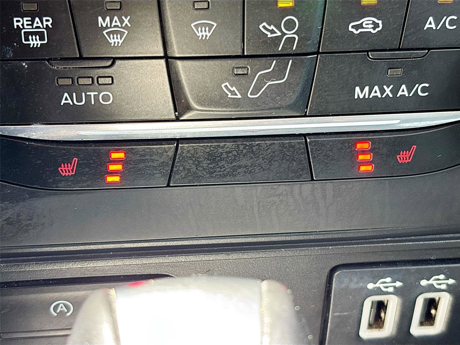 Used 2018 Ford EcoSport Titanium FWD image 20