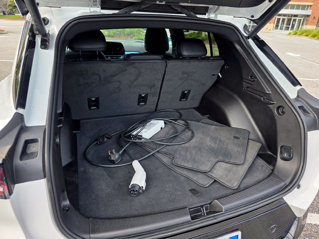 Certified 2024 Chevrolet Equinox EV LT FWD image 36