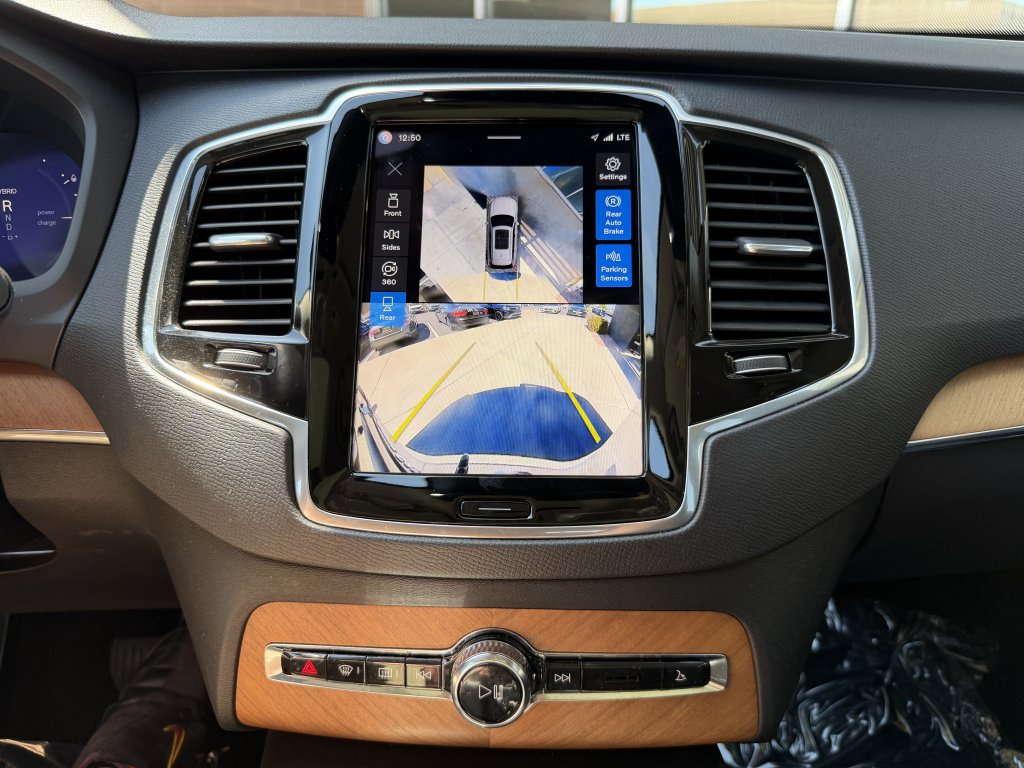 Used 2024 Volvo XC90 T8 Plus w/ Protection Package Premier AWD/4WD image 19