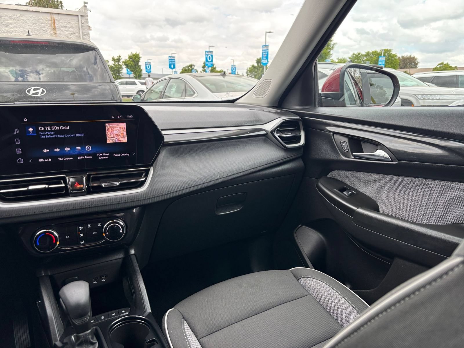 Used 2025 Chevrolet TrailBlazer LT FWD image 35