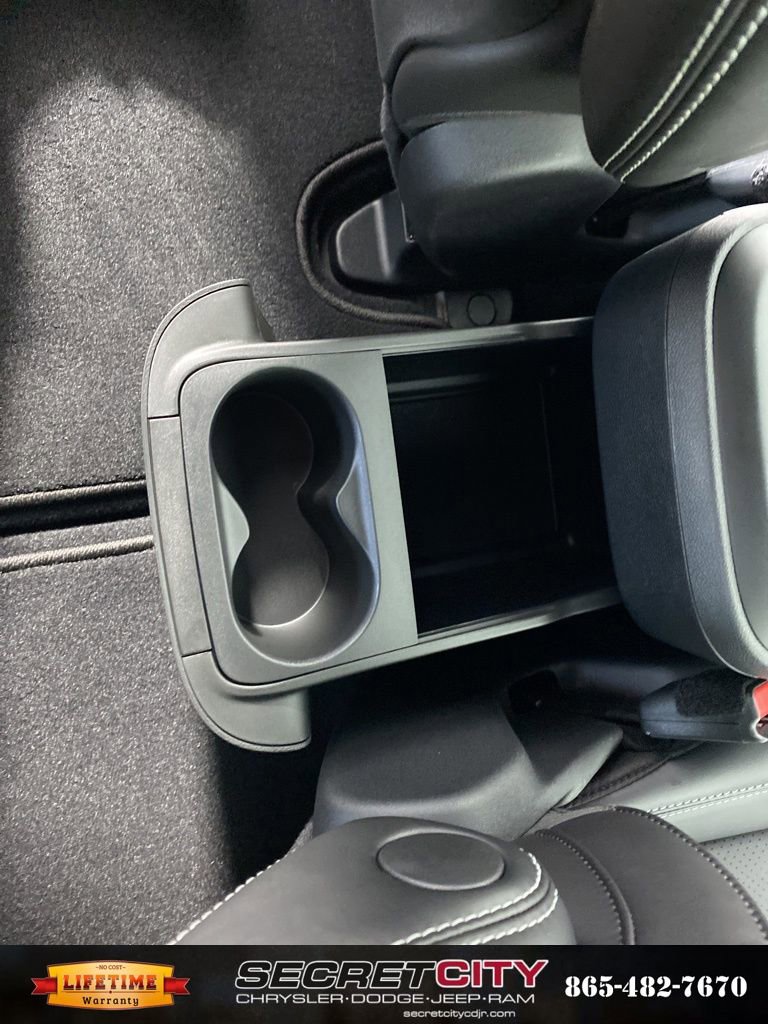 New 2026 Chrysler Pacifica Select w/ S Appearance Package image 30