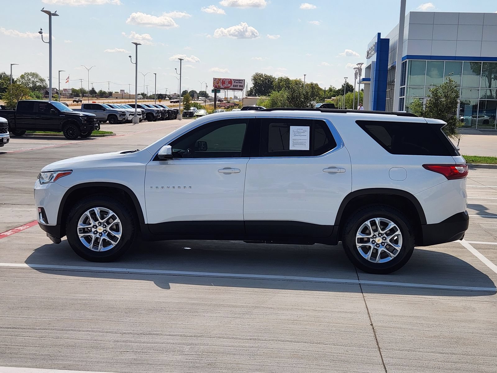 Used 2019 Chevrolet Traverse LT FWD image 7