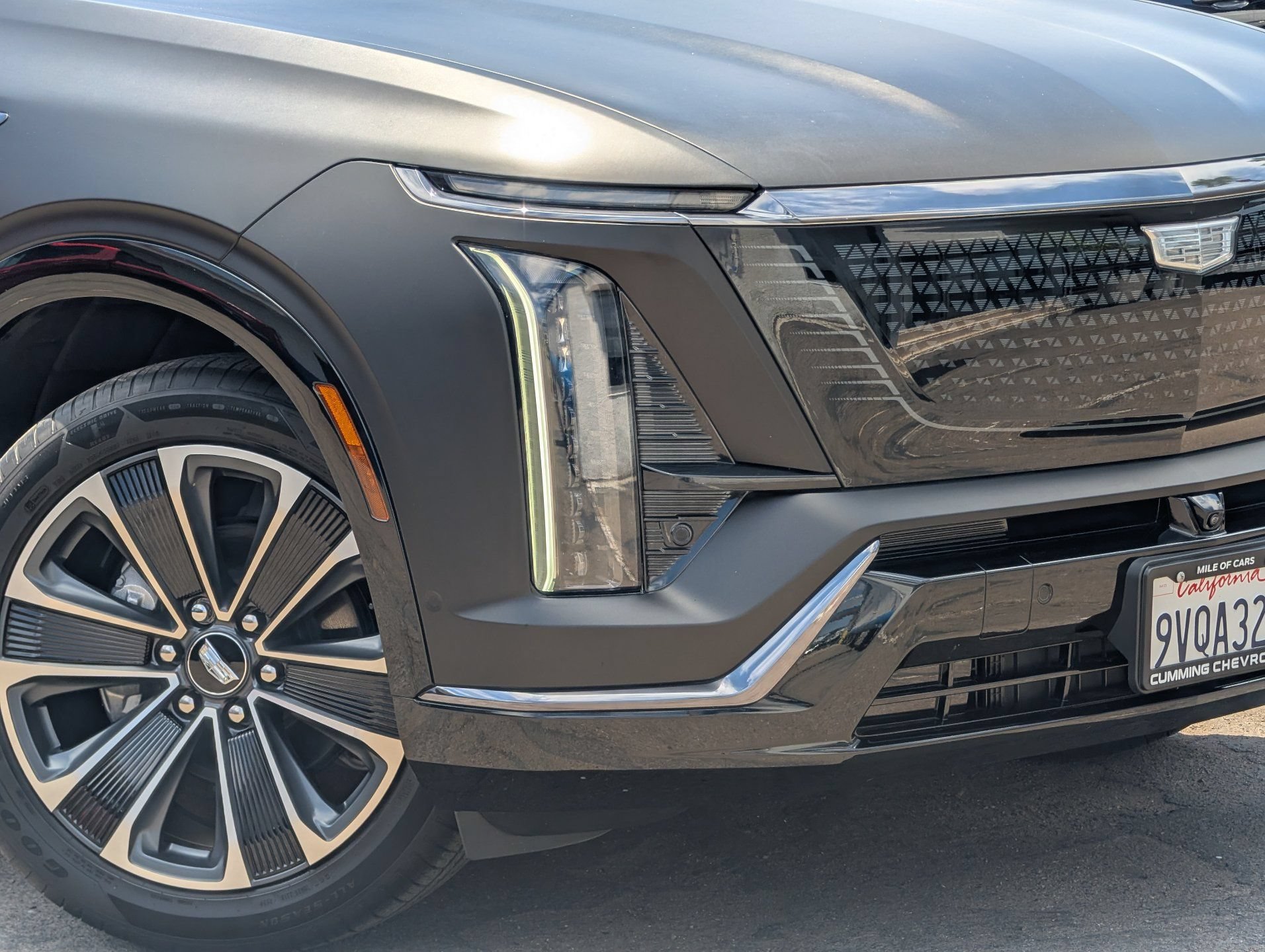 Used 2026 Cadillac Vistiq Sport AWD/4WD image 3