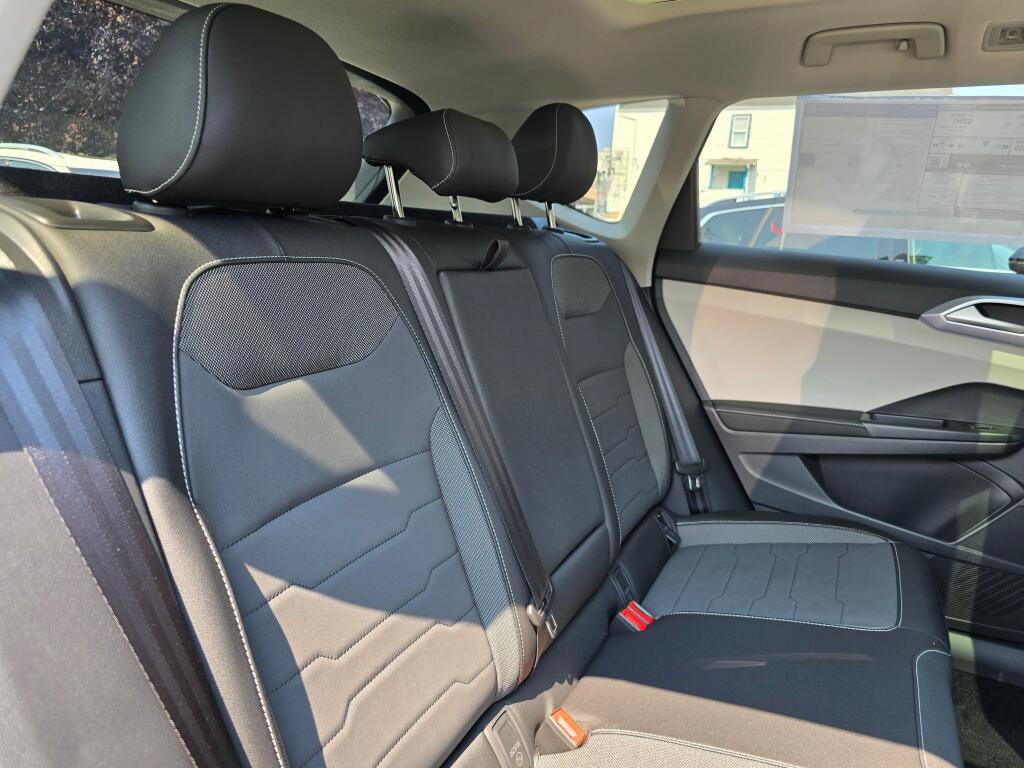New 2026 Volkswagen Taos SE AWD/4WD image 14