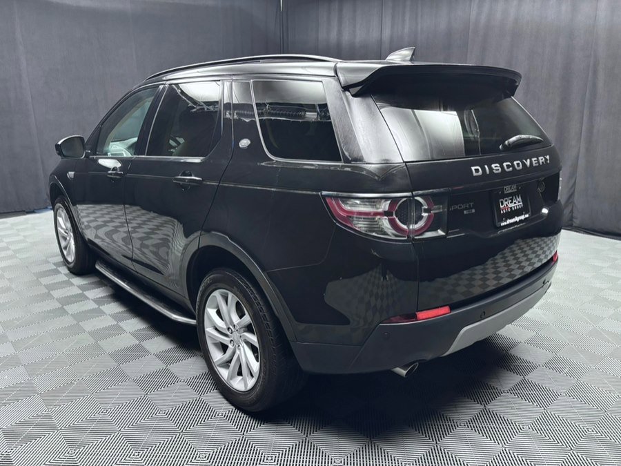 Used 2017 Land Rover Discovery Sport HSE AWD/4WD image 3