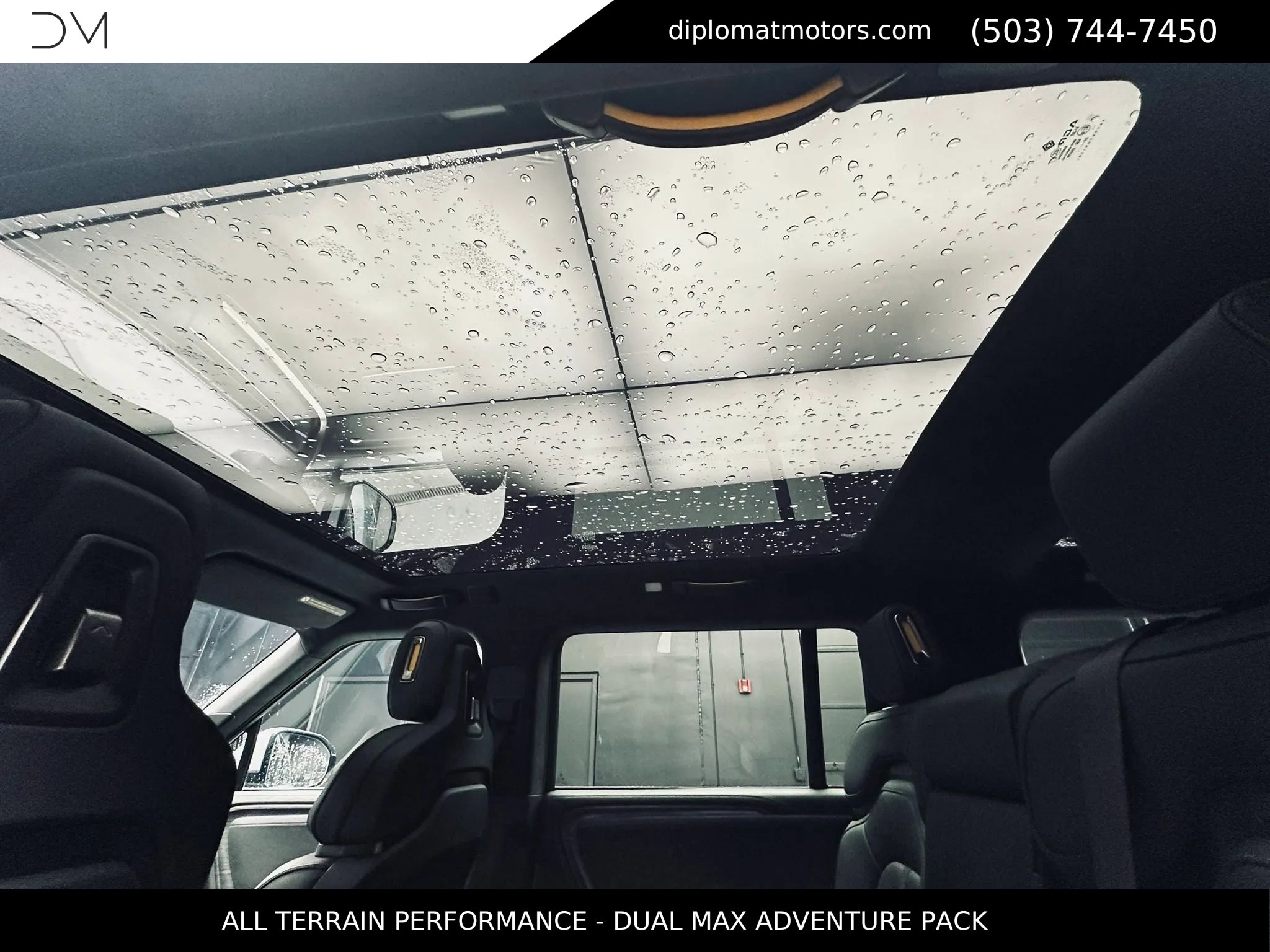 Used 2024 Rivian R1S Adventure image 28