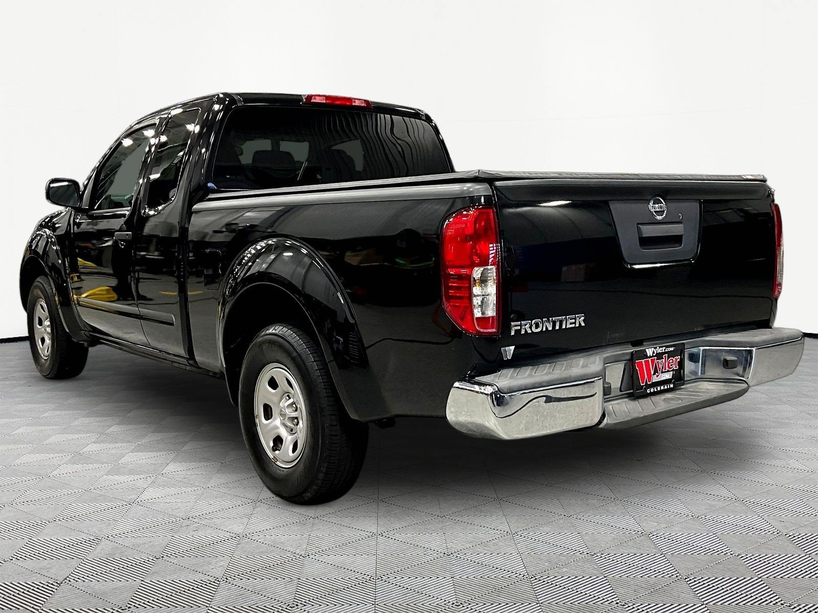 Used 2016 Nissan Frontier S RWD image 4