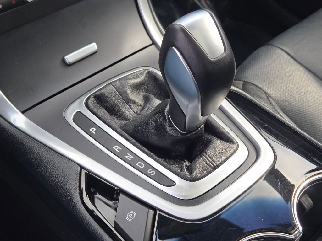 Used 2018 Ford Edge Titanium w/ Equipment Group 301A AWD/4WD image 35