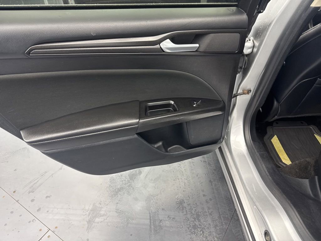 Used 2018 Ford Fusion SE w/ Equipment Group 601A image 34