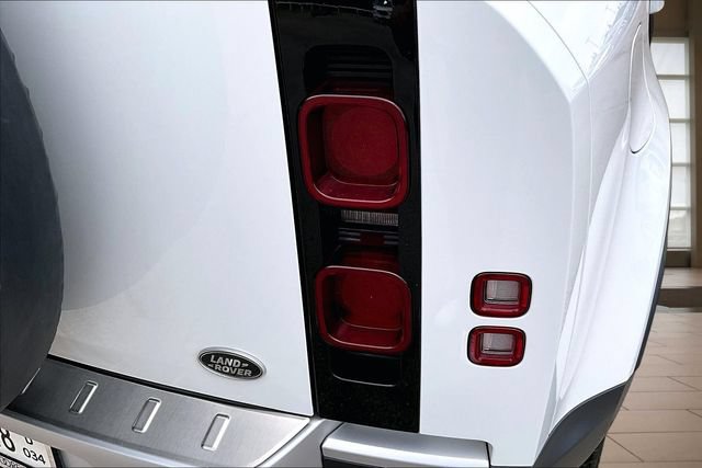 Used 2020 Land Rover Defender 110 HSE AWD/4WD image 28