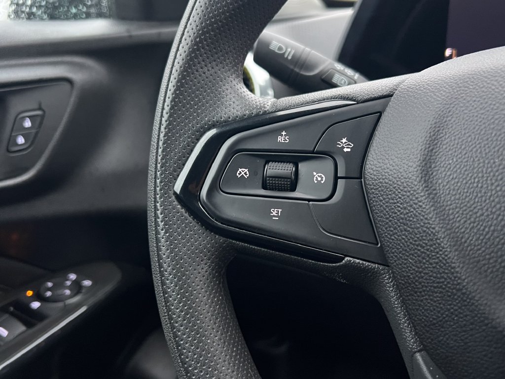 Used 2025 Chevrolet Trax LT FWD image 20