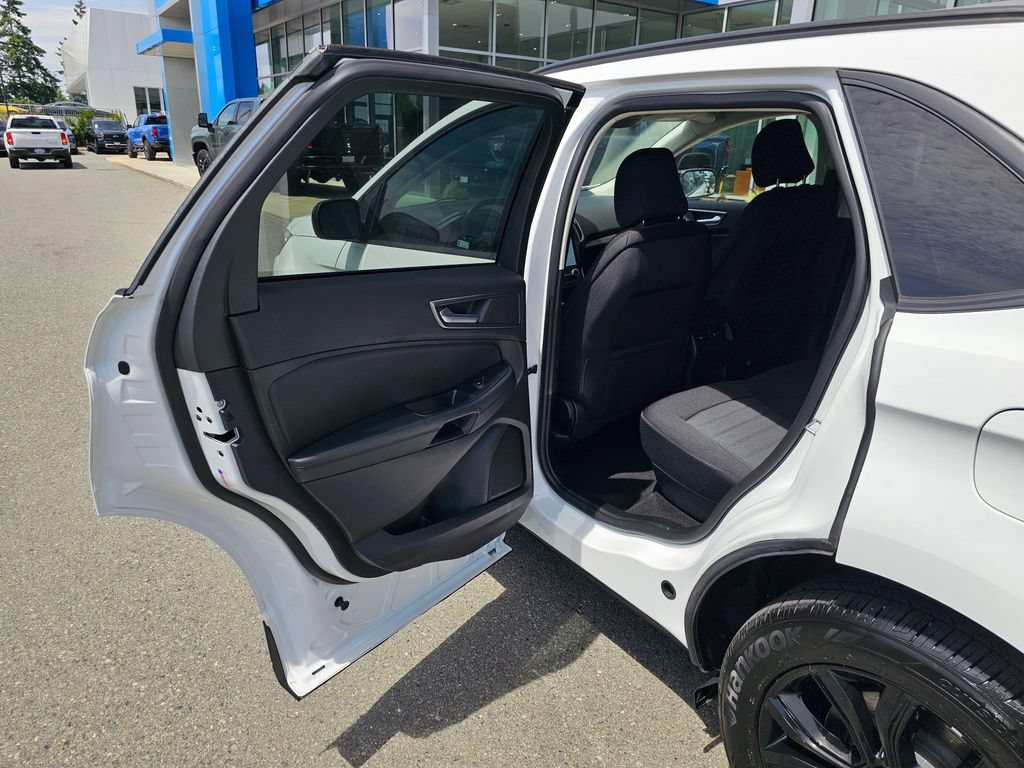 Used 2024 Ford Edge SE w/ Black Appearance Package AWD/4WD image 15