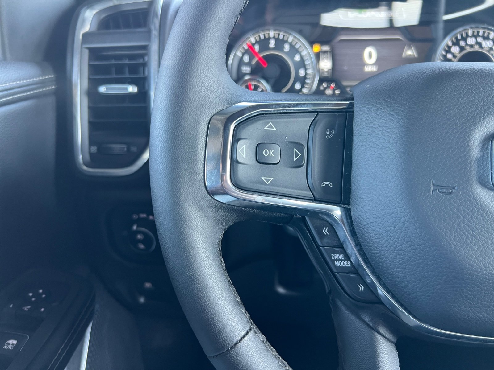 Used 2025 RAM 1500 Laramie image 18