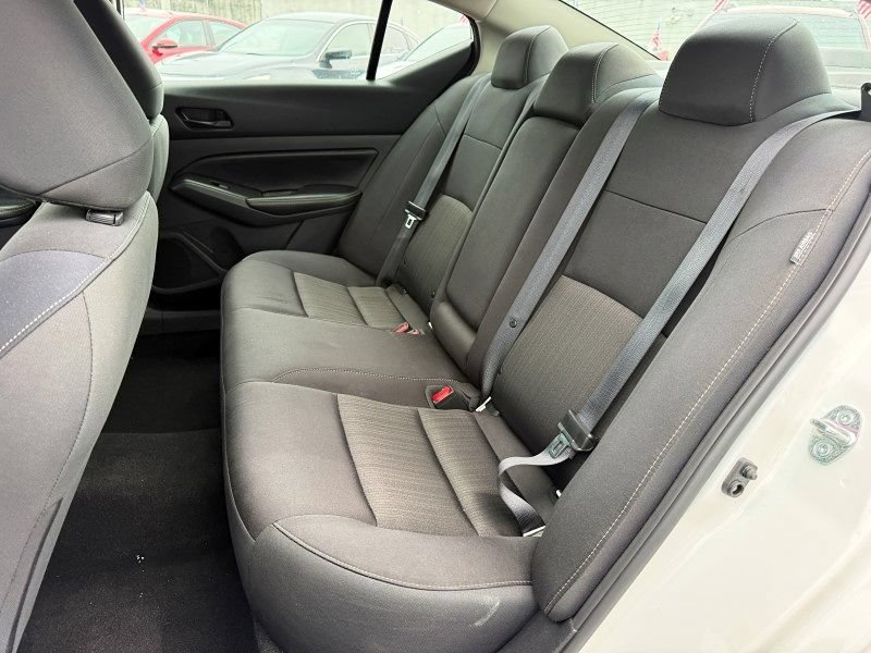 Used 2024 Nissan Altima 2.5 SV FWD image 14