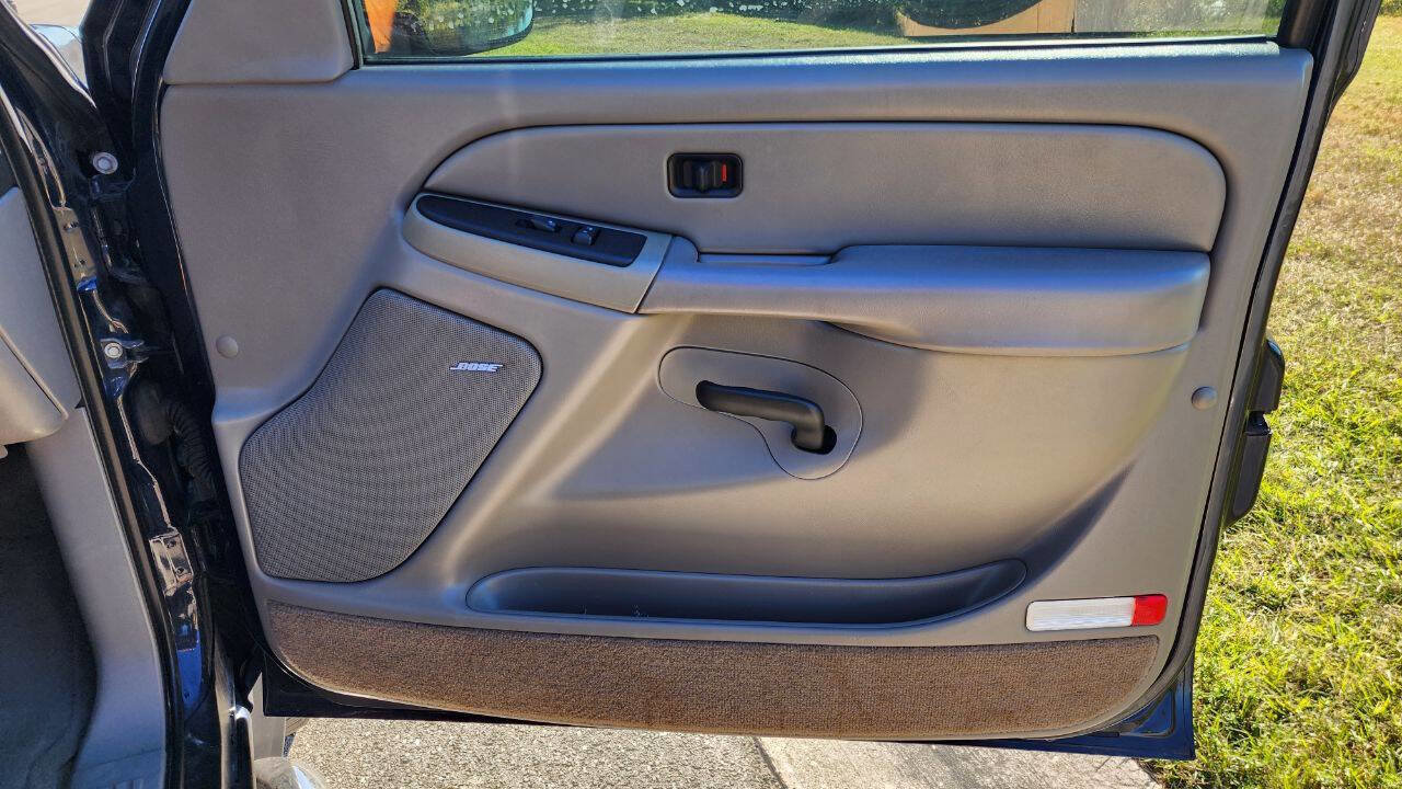 Used 2005 Chevrolet Avalanche LS w/ Preferred Equipment Group image 17