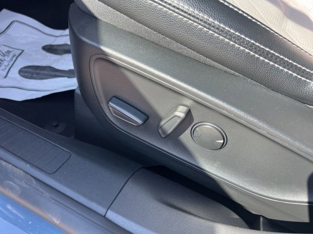 Certified 2023 Ford Escape Platinum w/ Premium Technology Package image 22