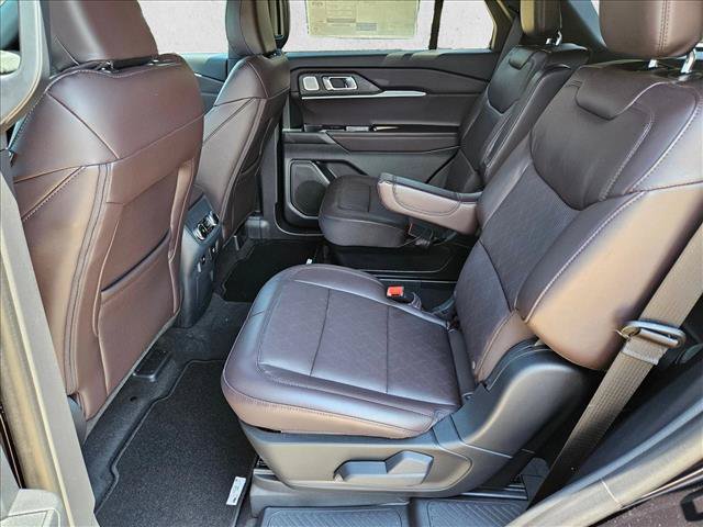 New 2026 Ford Explorer Platinum RWD image 16