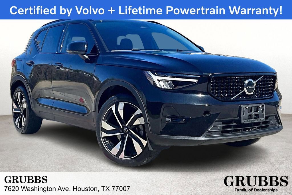 Used 2023 Volvo XC40 B4 Plus