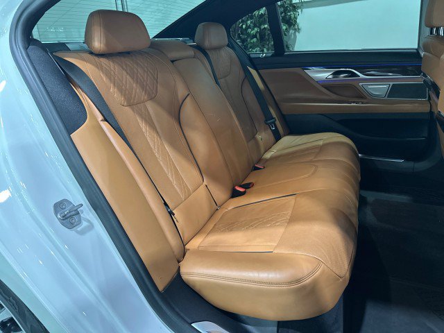 Used 2020 BMW 745e xDrive AWD/4WD image 53