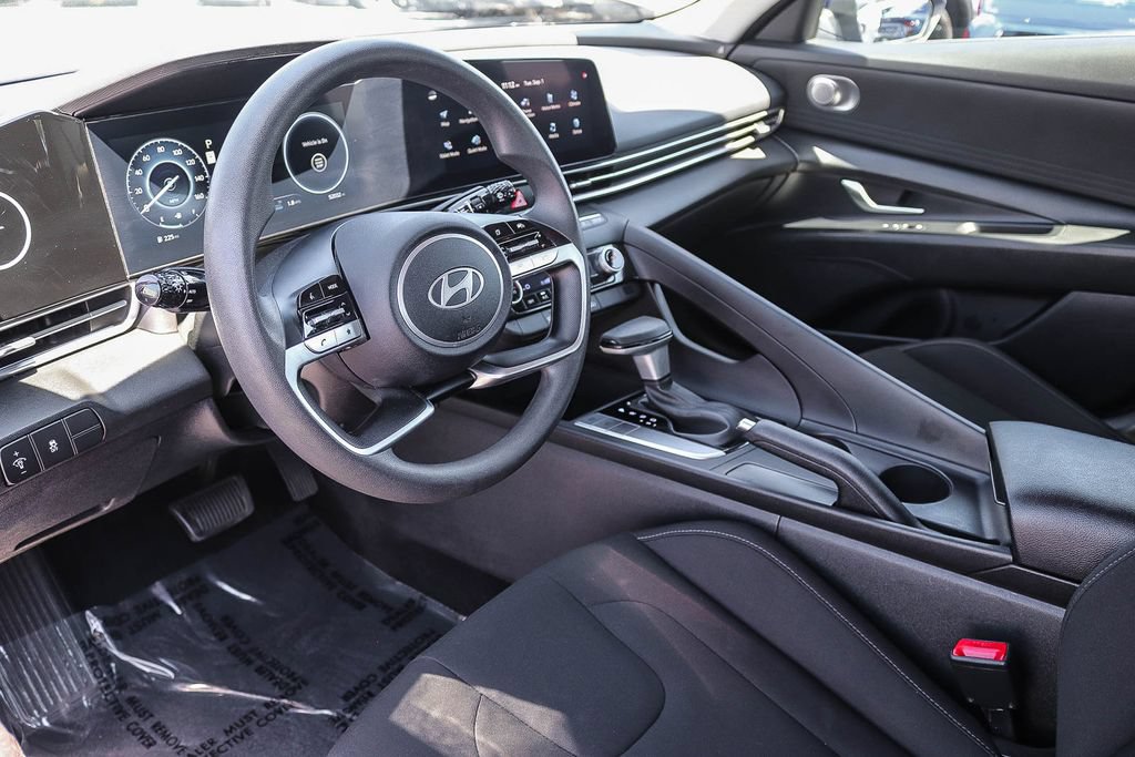 Used 2024 Hyundai Elantra SEL FWD image 17