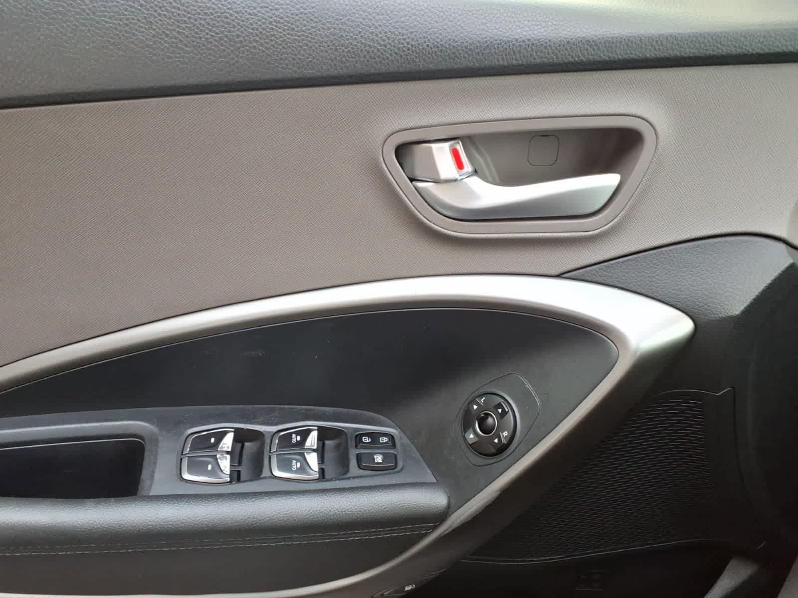Used 2018 Hyundai Santa Fe SE FWD image 14