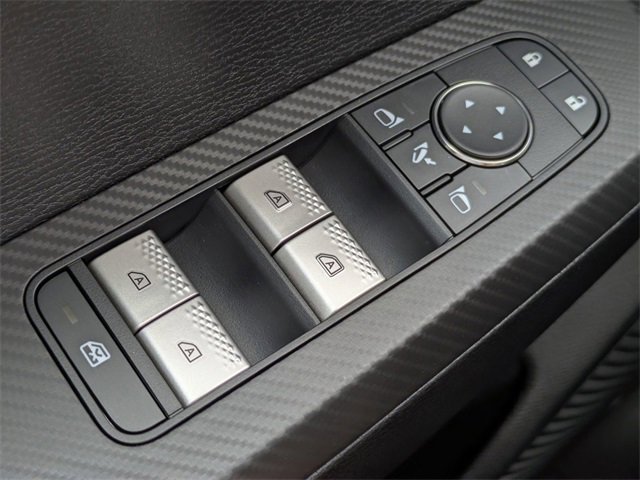 New 2025 Mitsubishi Outlander SE image 24