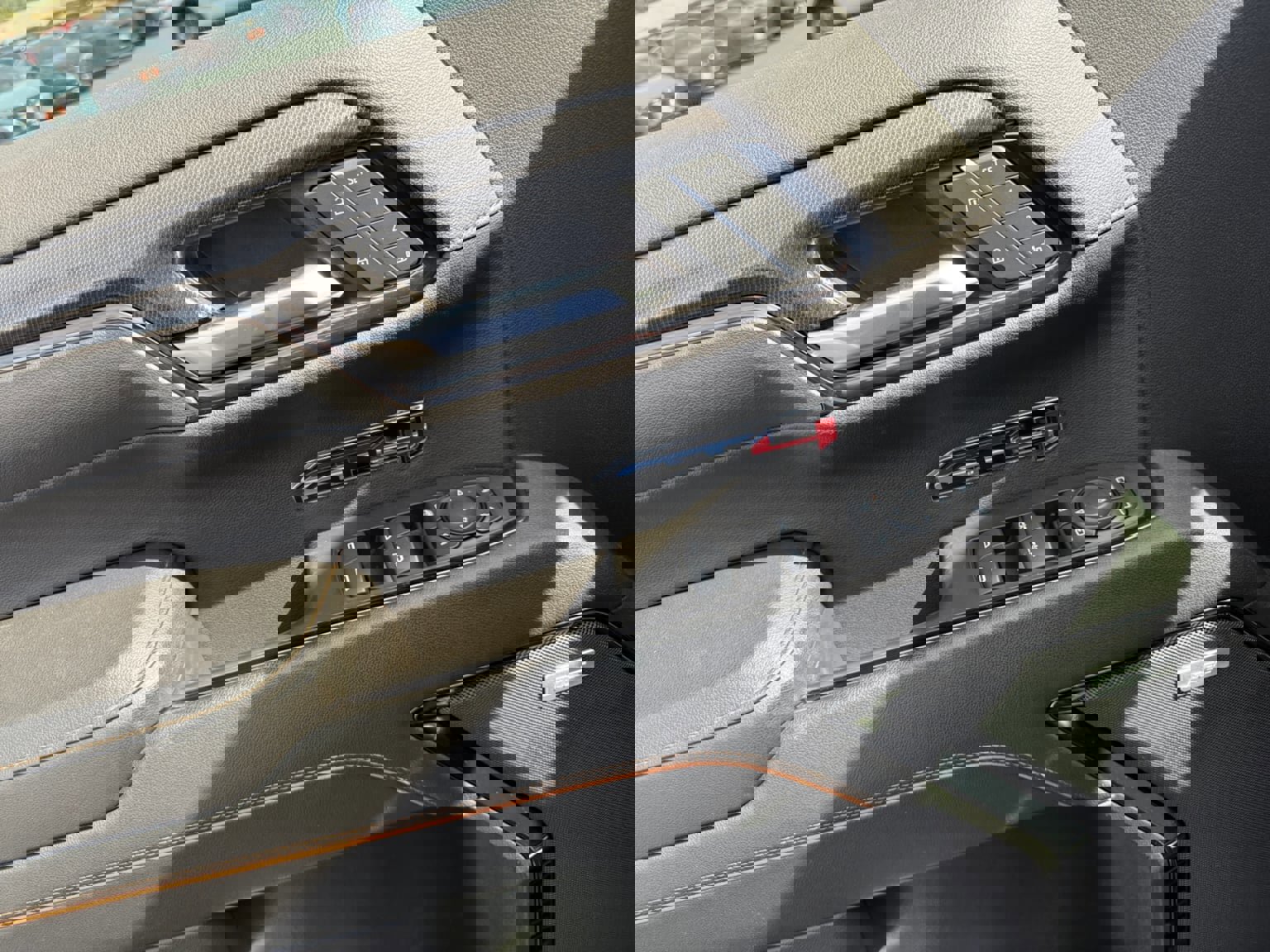 Used 2024 GMC Sierra 1500 AT4 w/ Technology Package image 11