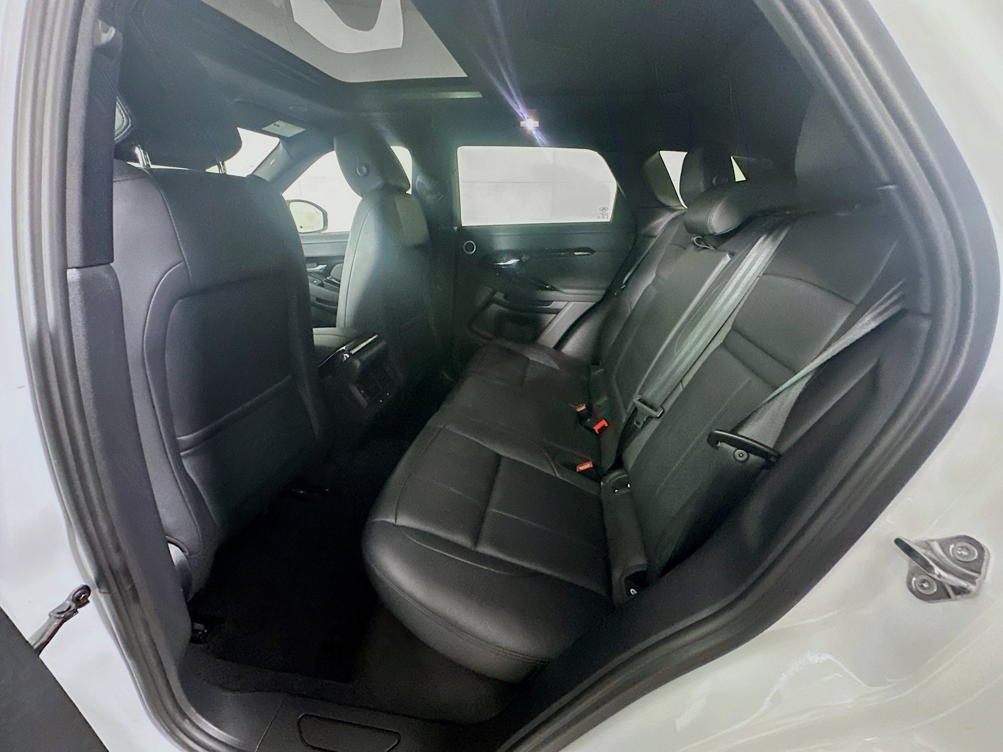 Used 2024 Land Rover Range Rover Evoque S AWD/4WD image 28