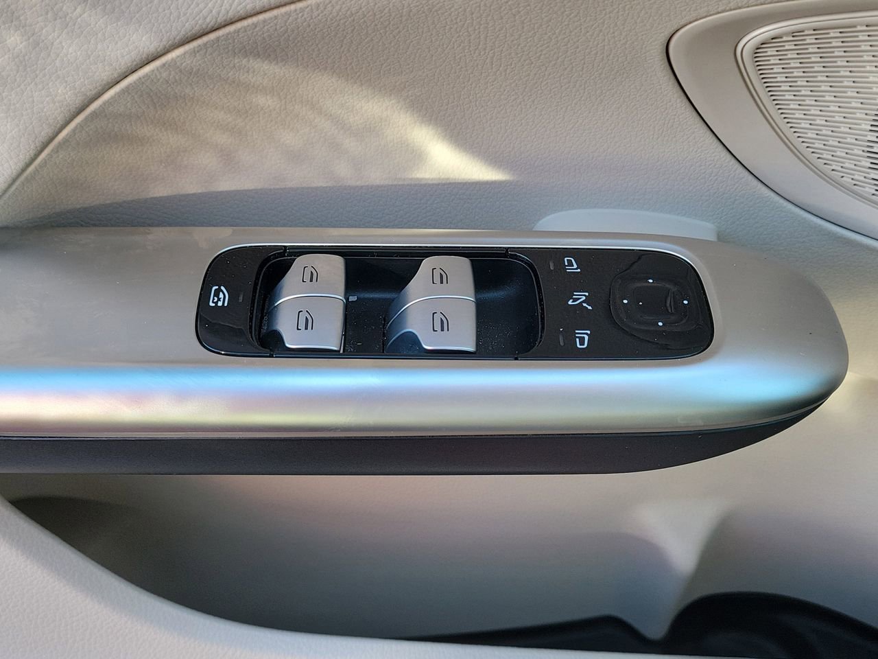 Used 2022 Mercedes-Benz C 300 Sedan image 24