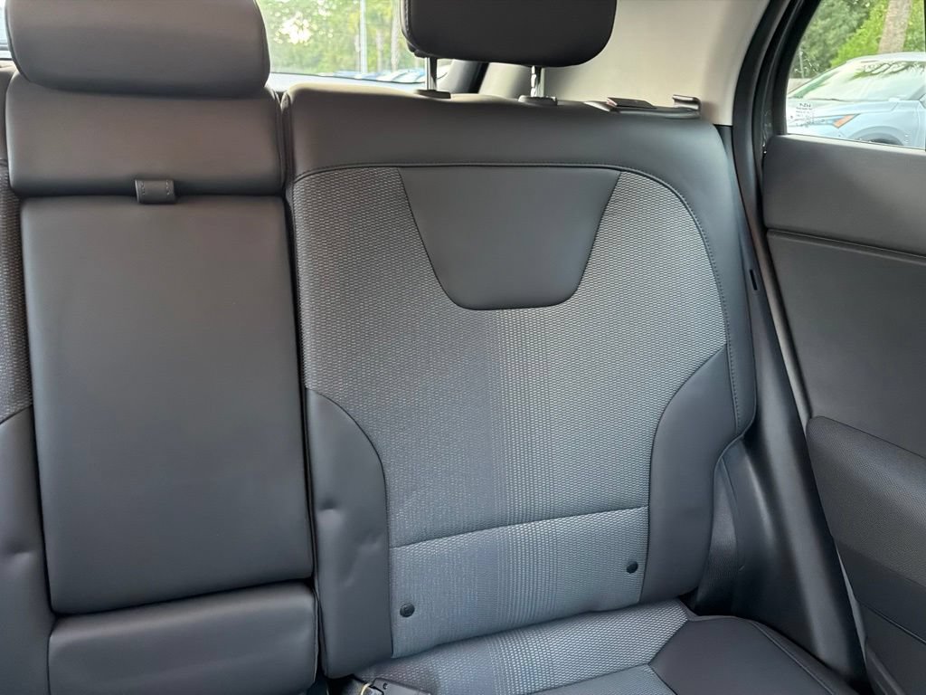 Certified 2025 Kia Niro EX FWD image 21