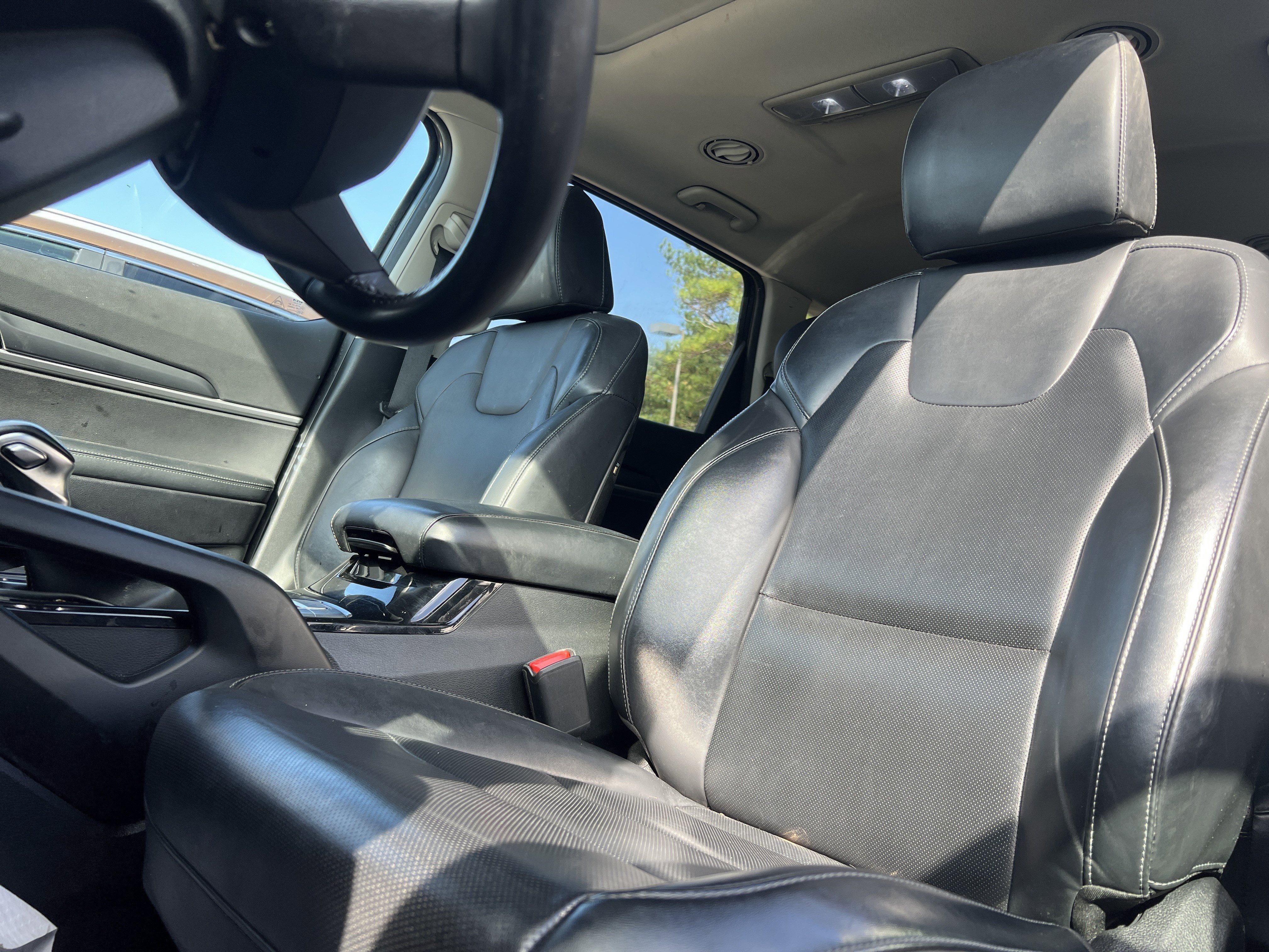 Used 2022 Kia Telluride S image 3