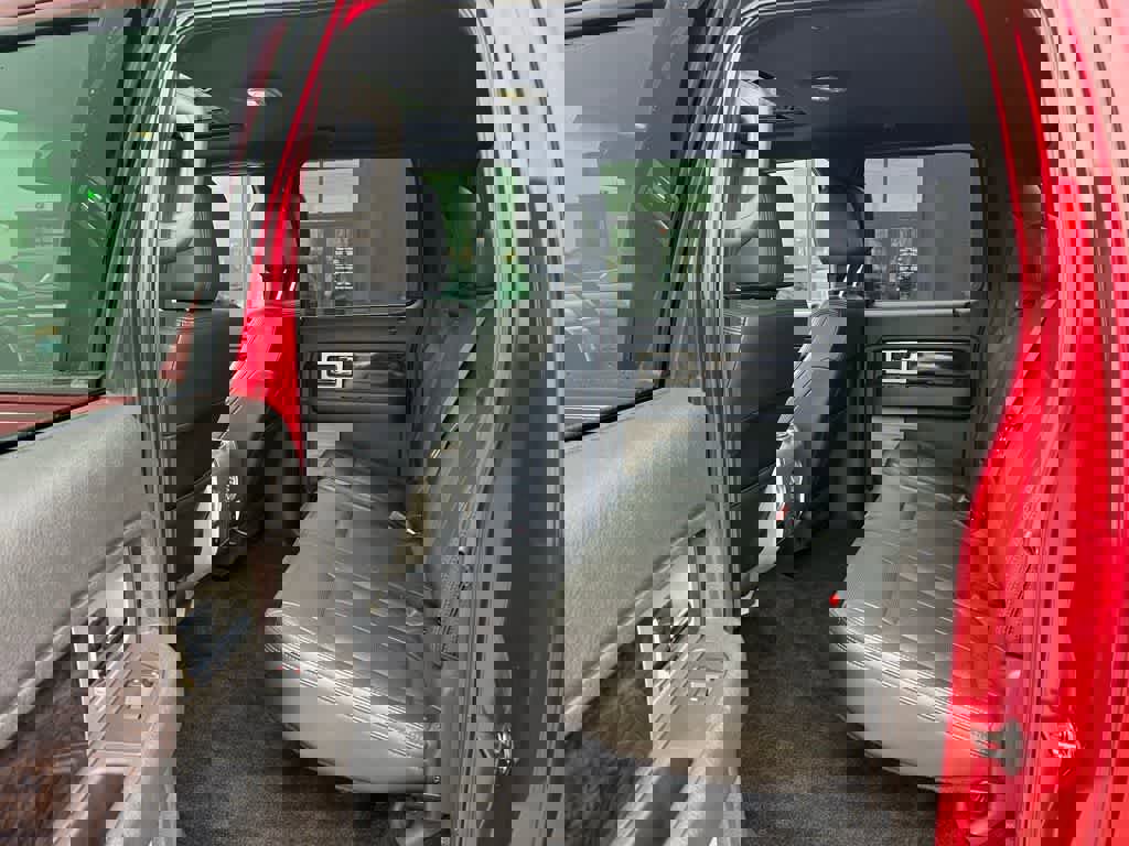 Used 2014 Ford F150 Platinum image 19