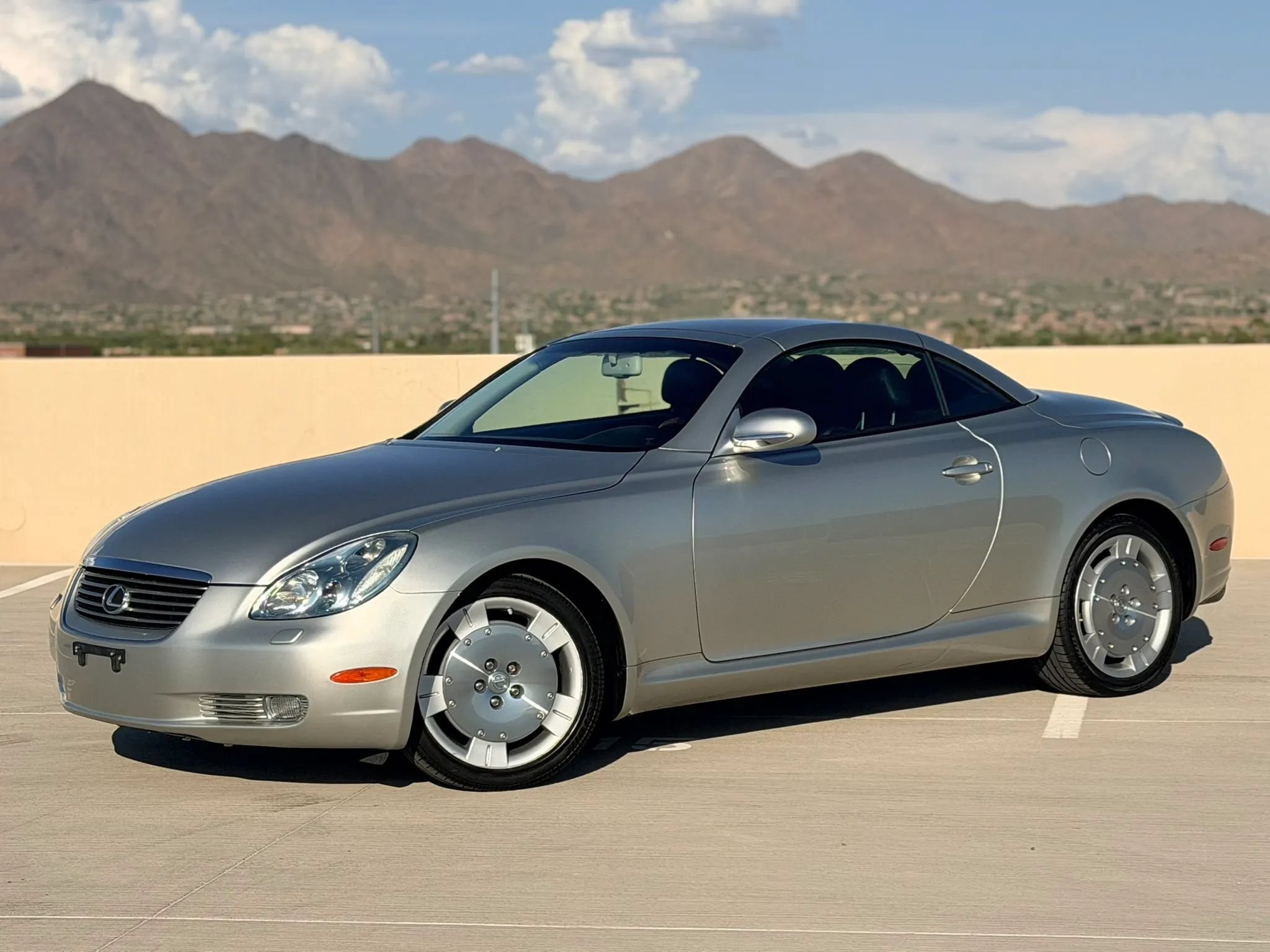 Used 2002 Lexus SC 430 Convertible RWD image 3