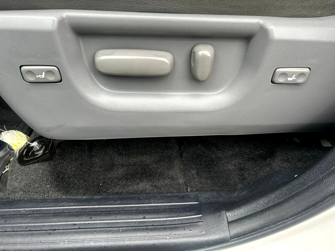 Used 2014 Toyota Sequoia Platinum image 10