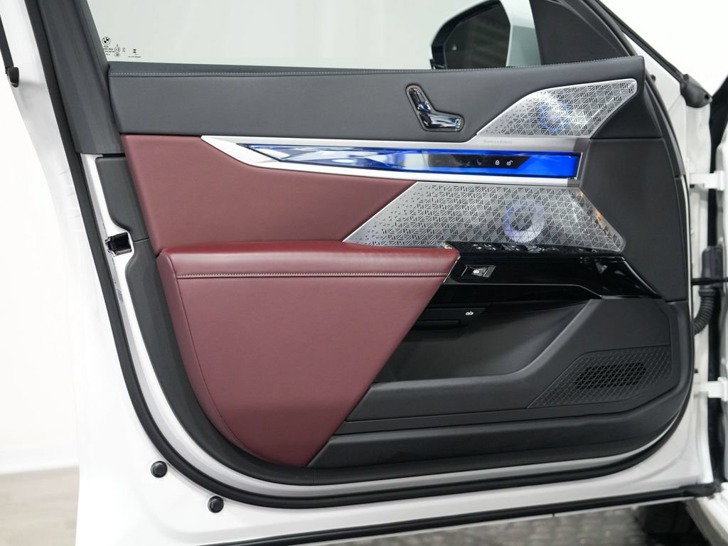 Used 2023 BMW i7 xDrive60 AWD/4WD image 11