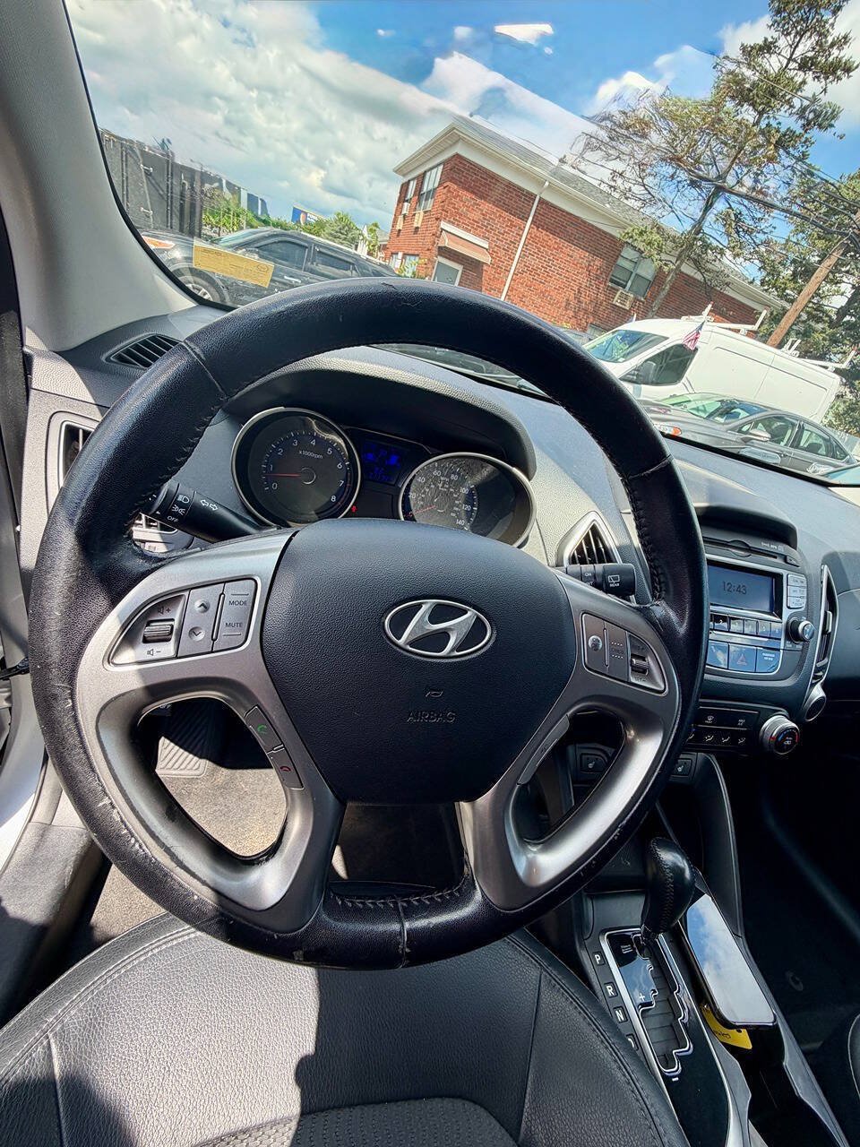 Used 2011 Hyundai Tucson GLS AWD/4WD image 13
