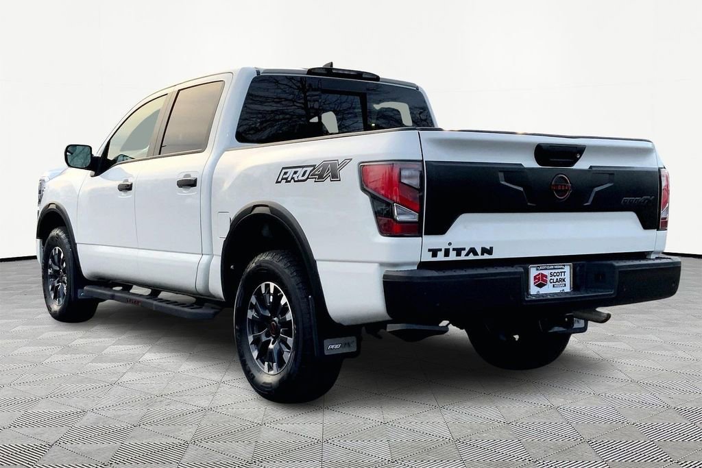 Used 2024 Nissan Titan PRO-4X w/ Pro-4x Convenience Package image 4